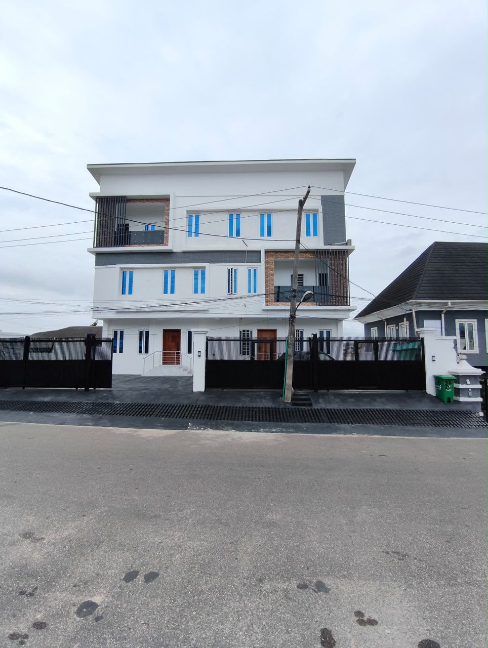 🏡4 bedroom semi detach duplex + bq