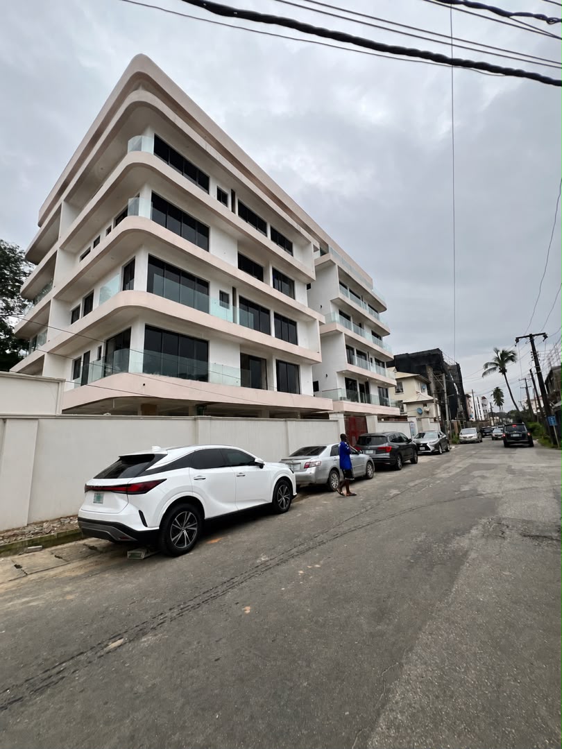 🏡4 bedroom penthouse + bq