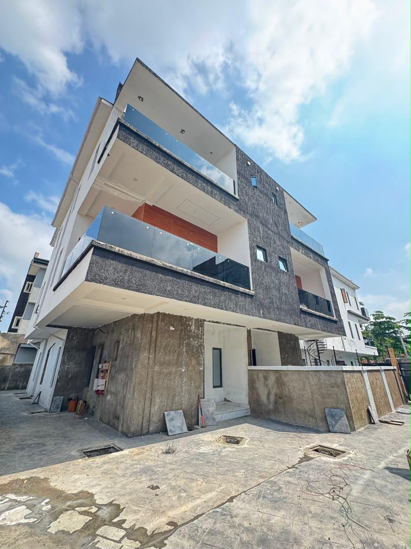 🏡4 bedroom semi detached duplex + bq
